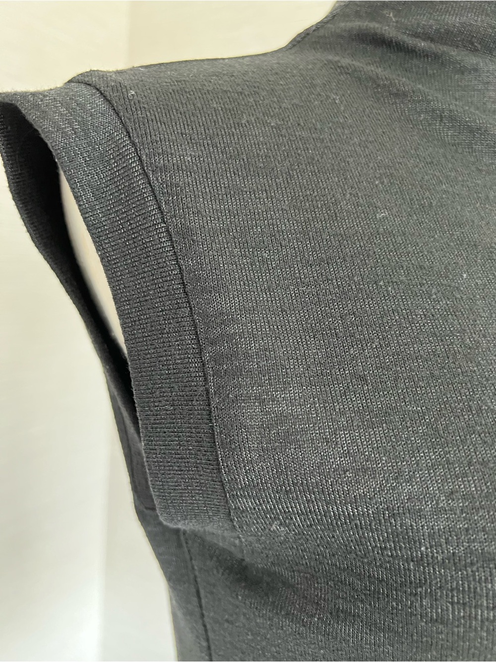 TAHARI Black Sleeveless Mock Neck Top - Picture 5 of 8